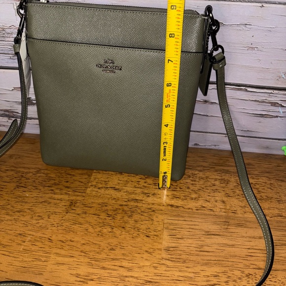 Coach Kitt messenger crossbody bag. - Picture 6 of 9